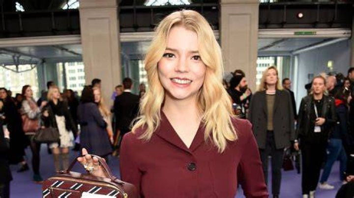 Anya TaylorJoy Snaps a Sick Selfie After Attending Mulberry Show