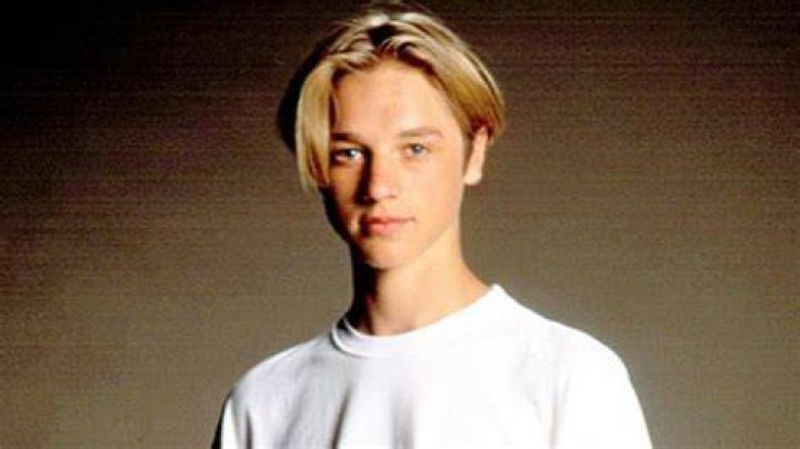 Devon Sawa is in the Philippines