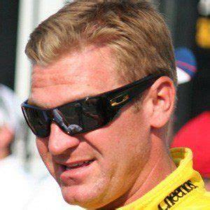 Does Clint Bowyer own a race team? Your daily dose