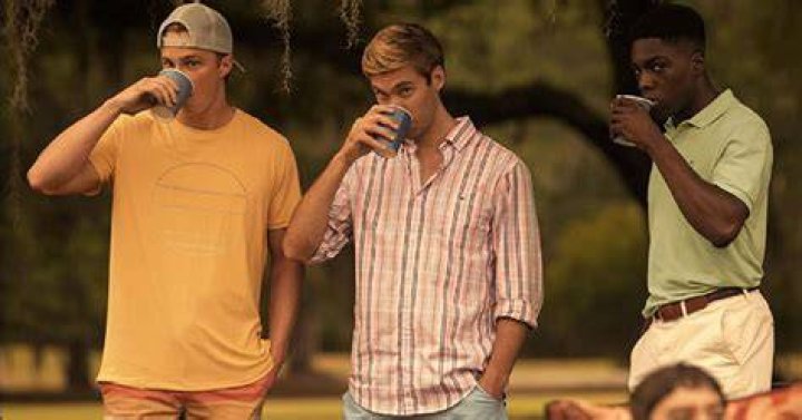 Outer Banks Star Drew Starkey Discusses Rafe&rsquo;s Wickedness and Staying