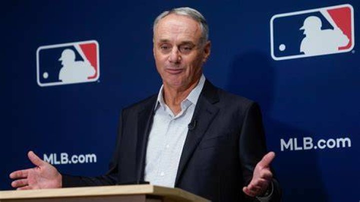 Rob Manfred given 5year term as MLB commissioner