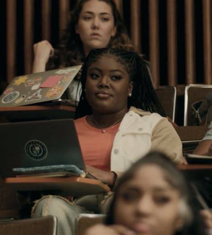 The Chi S5E9 Lynae & Bakari Bonding Scene YouTube