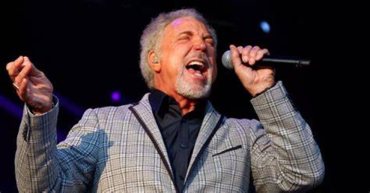 Tom Jones' illegitimate son is now a homeless busker Smooth