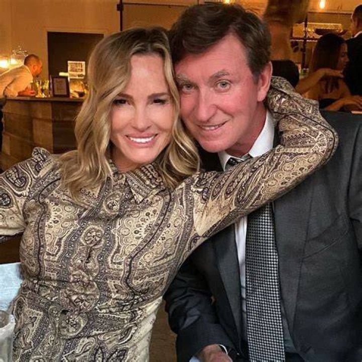 Wayne Gretzky Wife, Married & Divorce